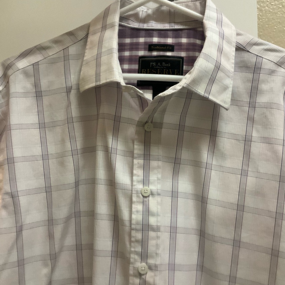 MENS CASUAL SHIRT. REGULAR COLLAR.